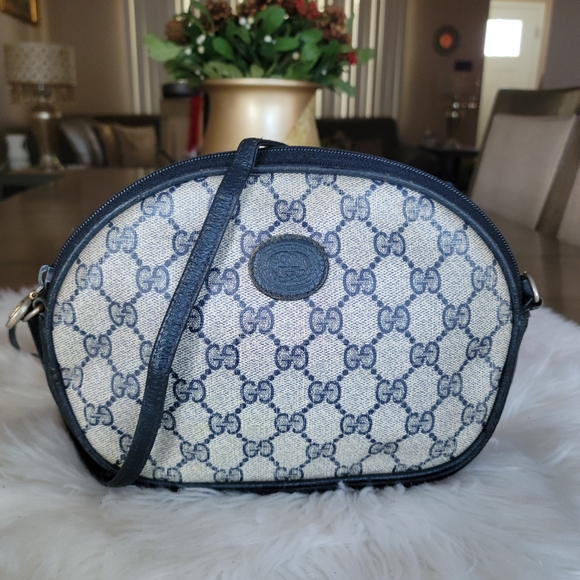 Gucci Handbags - 100% Authentic Gucci vintage GG canvas crossbody bag